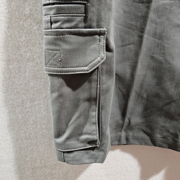 Dickies Relaxed Fit Gray Stretch Cargo Shorts Womens Size‎ 16 11" Inseam - Picture 3 of 10